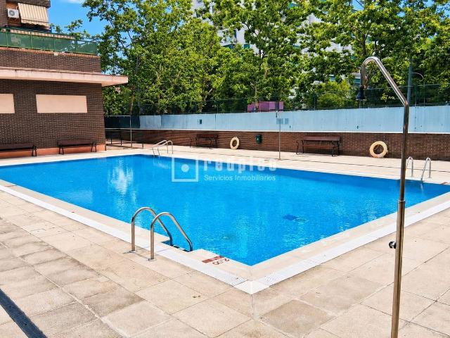 Piso en Venta en Valderas Los Castillos
