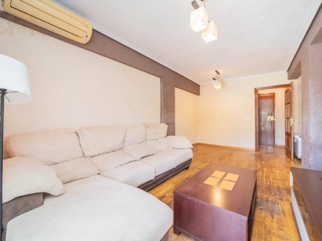 Piso en Venta en Valderas Los Castillos