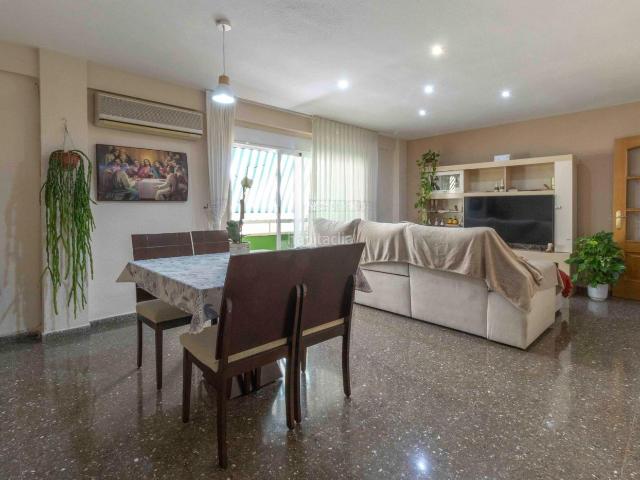 Piso en venta en Valencia, Barrio de Campanar. ESTUPENDO Y AMPLIO PISO EN CAMPANAR, alquilado, de 155 m2 SE PUEDE VISITAR. Pisos.