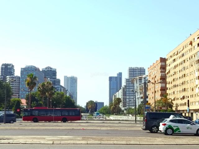 Piso en venta en Valencia, Barrio de Campanar. Os presentamos en EXCLUSIVA, esta fantástica vivienda en CAMPANAR!. Pisos.