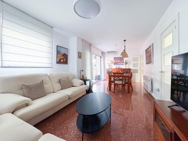 Piso en venta en Valencia, Camí de Vera. LA VIVIENDA QUE TODOS BUSCAN EN BENIMACLET CUATRO DORMITORIOS, DOS BAÑOS, TERRAZA Y REFORMA INTEGRAL. Pisos.