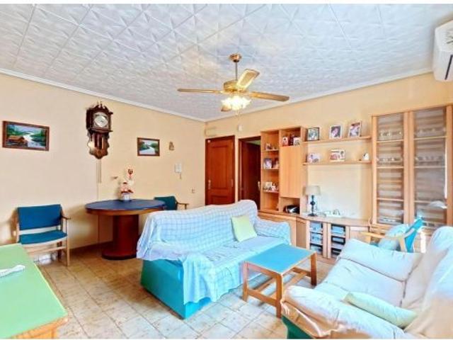 Piso en Venta en Valencia de las Torres, Valencia
