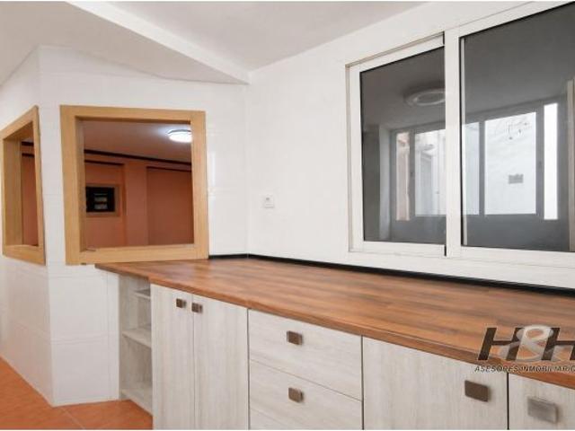 Piso en Venta en Valencia de las Torres, Valencia