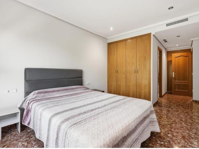 Piso en Venta en Valencia de las Torres, Valencia