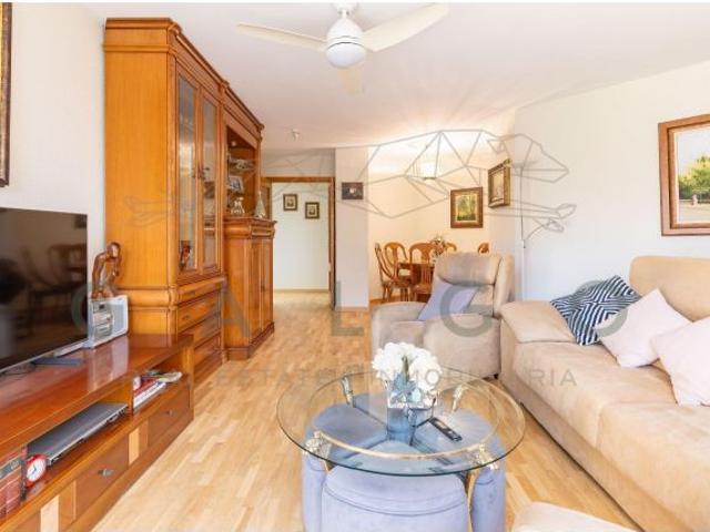 Piso en Venta en Valencia de las Torres, Valencia