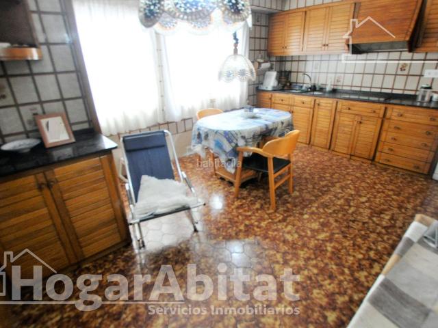 Piso en venta en Valencia, El Cabanyal El Canyamelar. MUY AMPLIO CON GARAJE Y TERRAZA CERCA DE LA PLAYA. Pisos.
