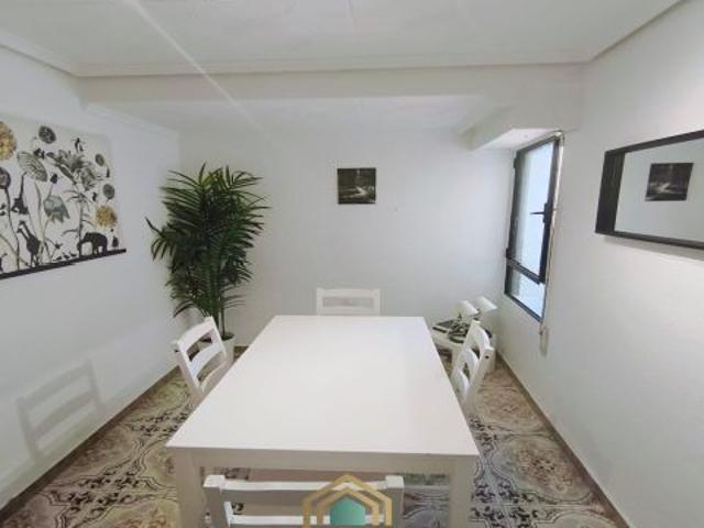 PISO EN VENTA EN VALENCIA – TOTALMENTE AMUEBLADO Y LISTO PARA ENTRAR A VIVIR – 213.000 €