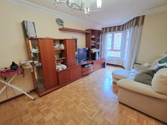 Piso en venta en Valle de Trápaga Trapagaran. Inmobiliaria BIZKAIA les presenta: ¡ESTUPENDO PISO EXTERIOR CON GARAJE Y TRASTERO!. Pisos Valle de Trápaga.