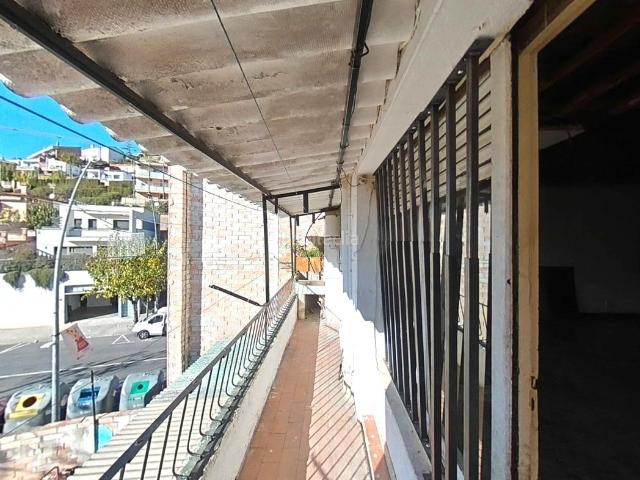 Piso en venta en Vallirana. PISO A REFORMAR EN VALLIRANA. Pisos.