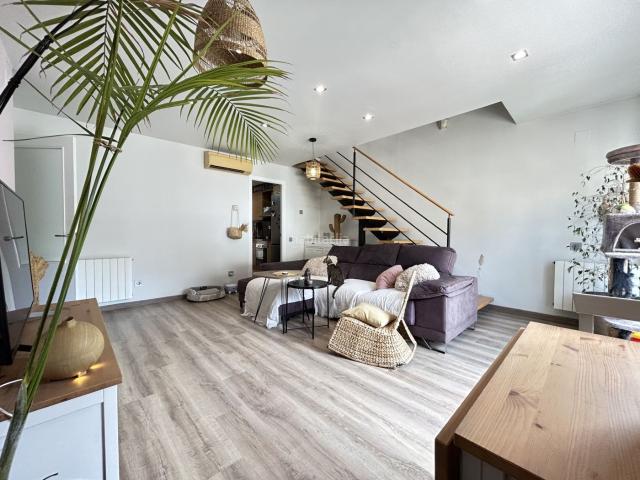 Piso en venta en Vallirana. PRECIOSO PISO PARA ENTRAR A VIVIR. Pisos.