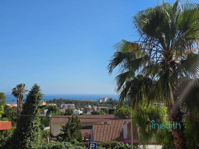 Piso en Venta en Vallpineda Rocamar