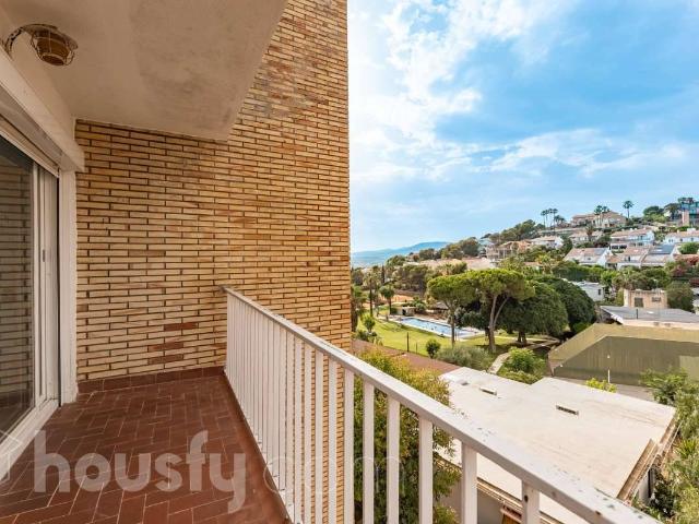 Piso en Venta en Vallpineda Rocamar