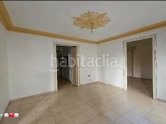 Piso en venta en Valls. PISO AMPLIO EN VALLS A REHABILITAR No es posible visitar. Edificio en estado ruinoso precintado por el Ayuntamiento!. Pisos.