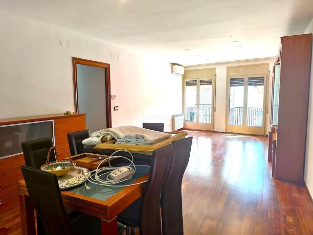 Piso en venta en Valls. Piso en el centro de Valls de 3 habitaciones, trastero y posibilidad de parquing. Pisos.