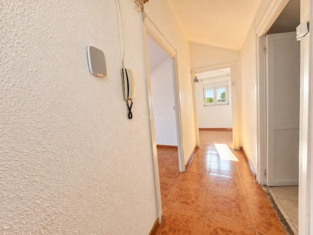 Piso en venta en Vega de Pas. Buhardilla con terraza en Calle Campogiro, Santander. Pisos Vega de.