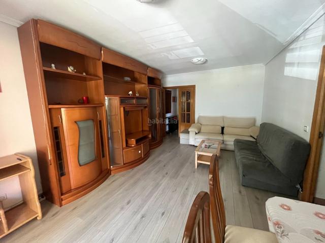 Piso en venta en Velilla de San Antonio. Piso con terraza en 1ª planta. Pisos Velilla de San.