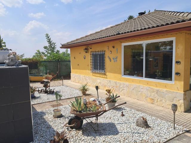 Piso en venta en Vellés La. Casa urbana con gran parcela y todas las comodidades en La Vellés Salamanca. Pisos Vellés.
