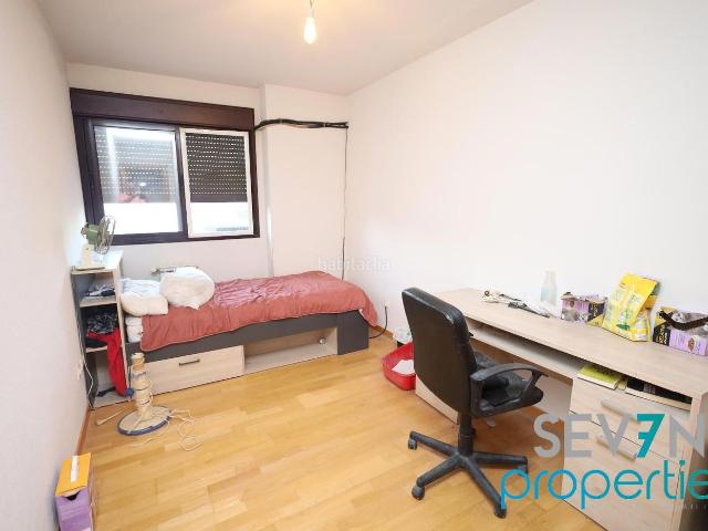 Piso en venta en Ventas de Retamosa Las. PISO EN CASCO URBANO PARA ENTRAR A VIVIR! 2 DORMITORIOS, 1 BAÑO, GARAJE Y PISCINA. Pisos Ventas de Retamosa.