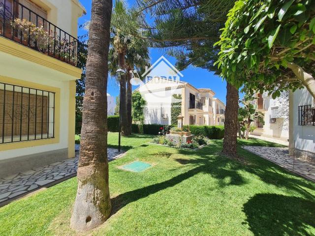 Piso en venta en Vera, Las Marinas Pueblo Laguna. Amplio apartamento en Vera Playa, ideal para vivir o invertir. Pisos.
