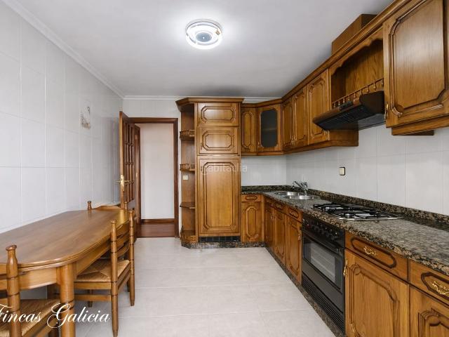 Piso en venta en Verín. Piso con ascensor y amplio garaje cerrado. Pisos.