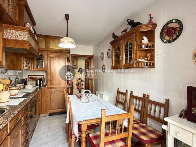Piso en venta en Verín. PISO EN ZONA MERCADONA. Pisos.