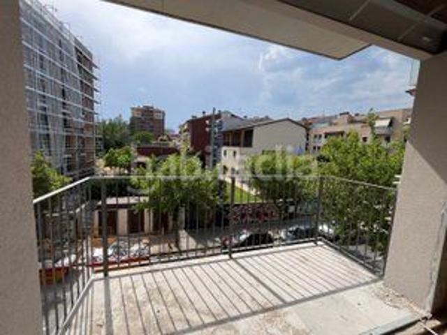 Piso en venta en Vic, Caputxins Ambulatori. Edifici de nomes 4 veins. Pisos.