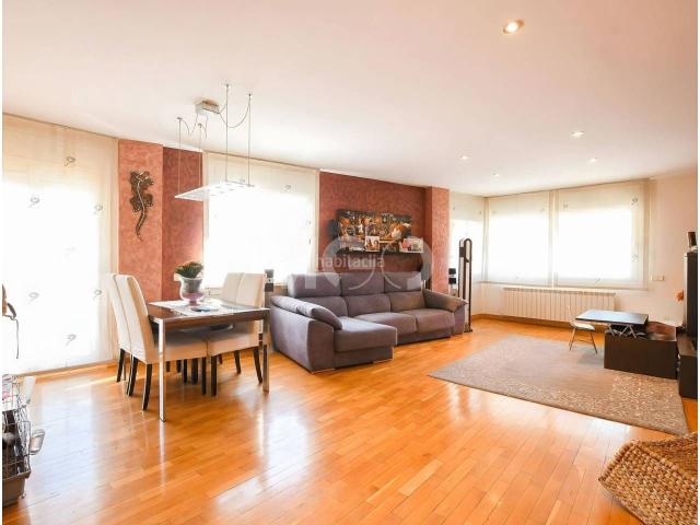 Piso en venta en Vic, Caputxins Ambulatori. Piso en venta en el barrio de los Capuchinos. Pisos.