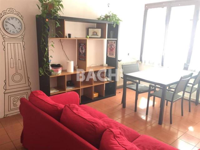 Piso en venta en Vic, Centre. Ideal para Inversores o Proyectos de Rehabilitación. Pisos.
