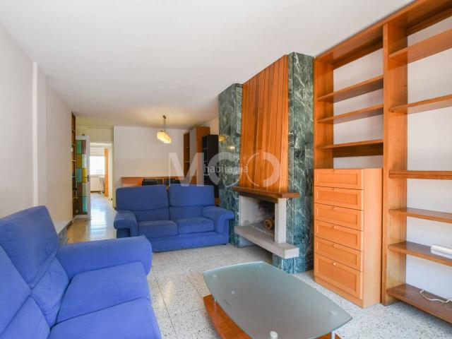 Piso en venta en Vic, Centre. Piso en venta en el centro histórico. Pisos.