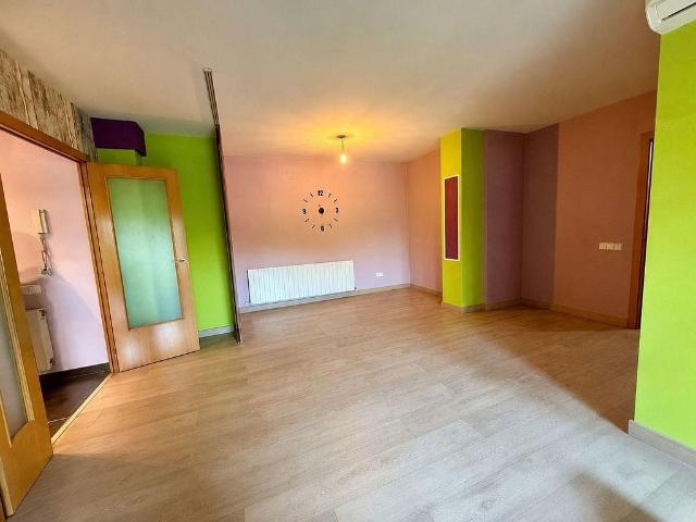 Piso en venta en calle Torelló, Vic, de 97 m² 3 habitaciones por 242.000