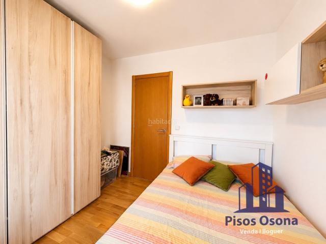 Piso en venta en Vic, El Sucre El Nadal. Pis de 3 habitacions amb terrassa de 75 m2. Pisos.