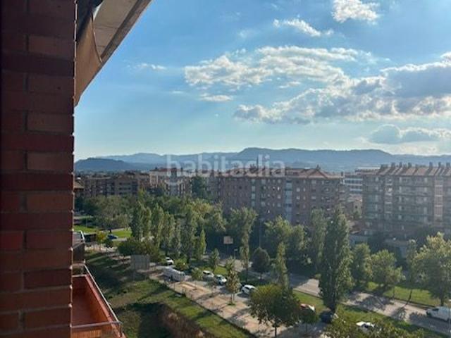 Piso en venta en Vic, El Sucre El Nadal. PIS EN PERFECTA ESTAT PROP ZONA ESPORTIVA I UNIVERSITAT. Pisos.