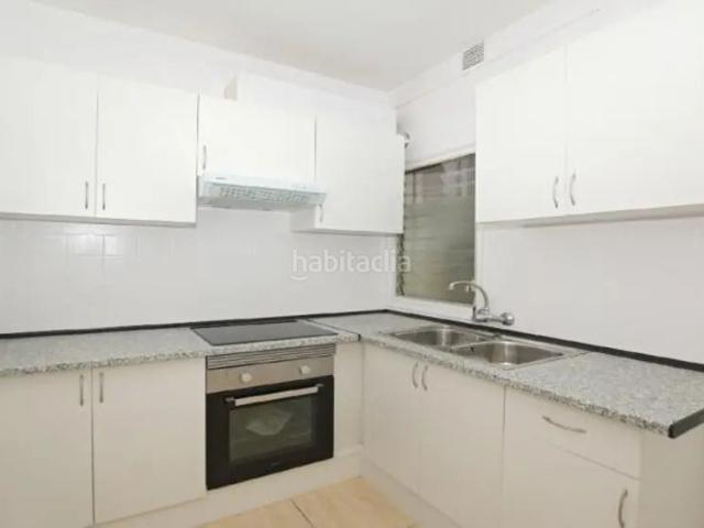 Piso en venta en Vic, Estadi Santa Anna. Vic, Barcelona. EN RENTABILIDAD se vende alquilado, no se puede visitar ni hipotecar. Pisos.