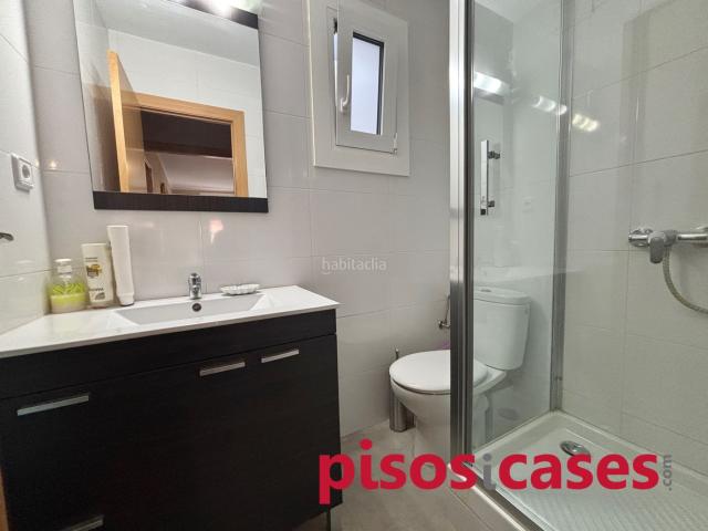 Piso en venta en Vic, Estadi Santa Anna. Pis a la zona de l' Estadi. 3 habiatcions. Pisos.