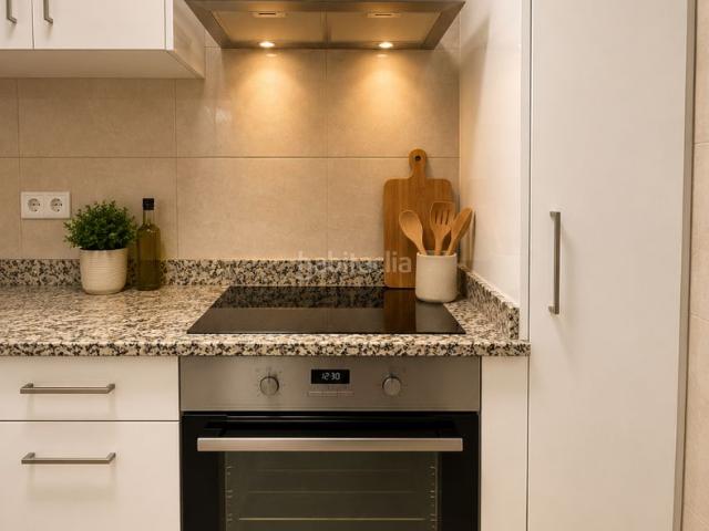 Piso en venta en Vic, Estadi Santa Anna. PIS LLUMINÓS DE 3 HABITACIONS A VIC, A PUNT PER ENTRAR HI A VIURE. Pisos.