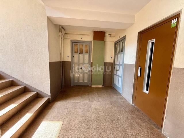Piso en venta en Vic, Estadi Santa Anna. SE VENDE PISO CON INQUILINOS IDEAL PARA INVERSORES. Pisos.