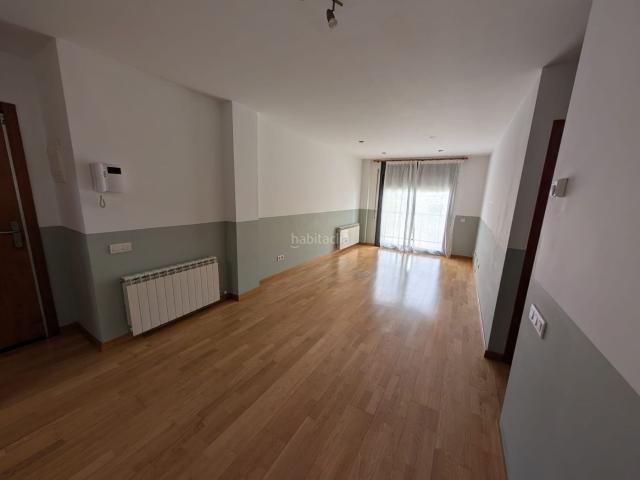 Piso en venta en Vic, Nord. PIS EN VENDA, IDEAL PARELLES. Pisos.