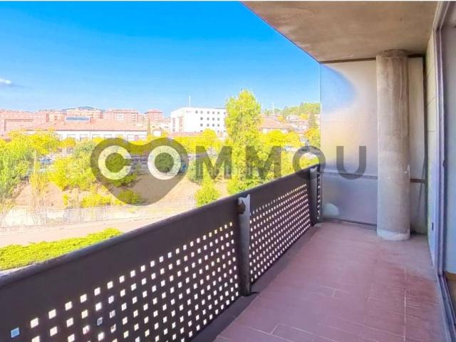 Piso en venta en Vic, Nord. Piso en venta en el Millenari. Pisos.