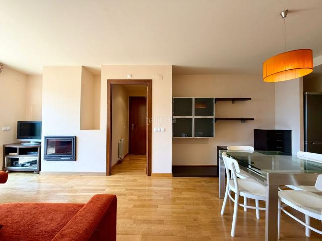 Piso en venta en Vielha e Mijaran, Montcorbau. Acogedor apartamento con terraza en Montcorbau. Pisos Vielha e.