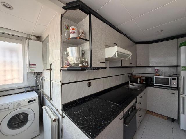 Piso en venta en Viladecans, Centre. Ático en venta en Viladecans Amplio, céntrico y con ascensor. Pisos.