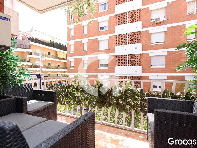 Piso en venta en Viladecans, Centre. PISAZO DE 4 HABITACIONES LUMINOSO!. Pisos.