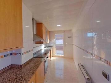 Piso en venta en Viladecans, Centre. Viladecans, Barcelona. EN RENTABILIDAD se vende alquilado, no se puede visitar ni hipotecar. Pisos.