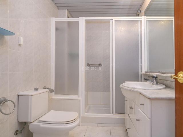 Piso en venta en Viladecans, La Roureda. Luminoso piso de 3 habitaciones con vistas espectaculares a la masía de Viladecans. Pisos.