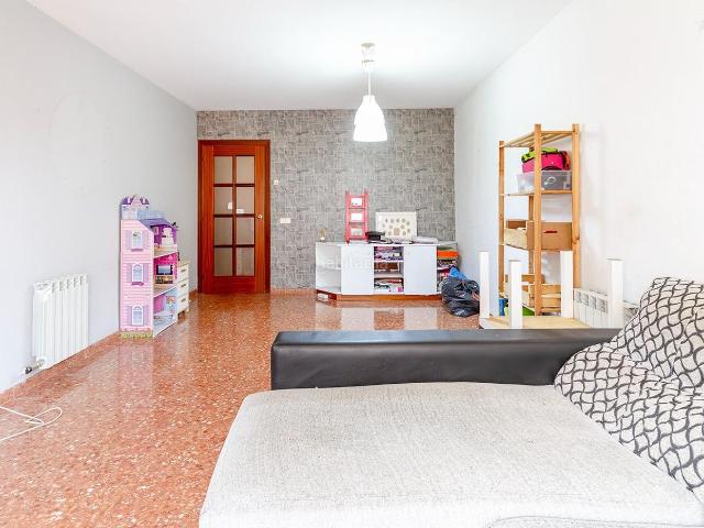 Piso en venta en Viladecans, La Roureda. Piso de tres habitaciones en Roureda. Pisos.