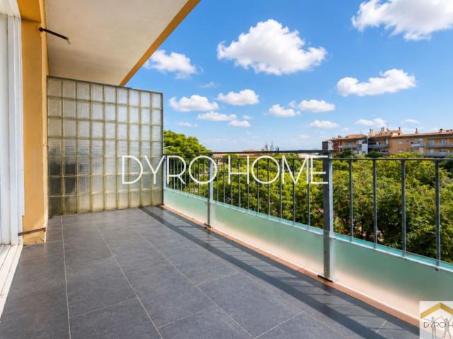 Piso en venta en Viladecans, Torrent Ballester. 99 m, 4 HABITACIONES, BALCÓN, GARAJE Y TRASTERO!. Pisos.