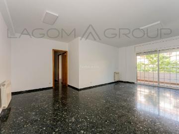 Piso en venta en Viladecans, Torrent Ballester. Espectacular y luminoso piso con balcón y parking opcional en Viladecans!. Pisos.