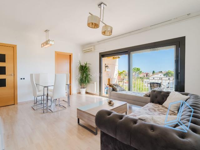 Piso en venta en Viladecans, Torrent Ballester. Increíble piso exterior en Viladecans. Pisos.