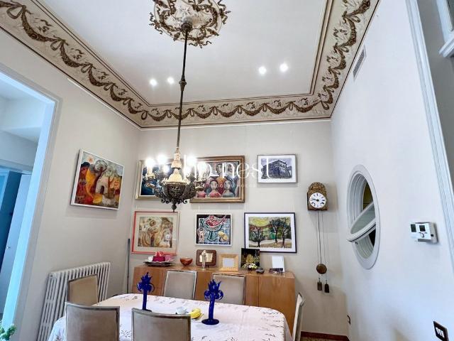 Piso en venta en Vilafranca del Penedès, Centre Vila. Elegante piso de lujo en Vilafranca del Penedès de 221m² con estilo palaciego. Pisos Vilafranca del.