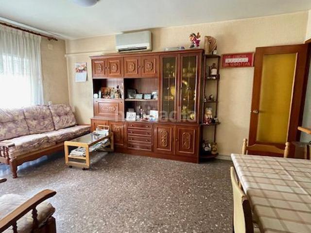 Piso en venta en Vilafranca del Penedès, Les Clotes. Piso en venta en Centre, 4 dormitorios. Pisos Vilafranca del.