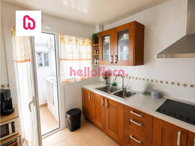 Piso en venta en Vilafranca del Penedès, Sant Julià. Amplio piso de 4 habitaciones en espectacular terraza de 80m en Vilafranca del Penedès. Pisos Vilafranca del.